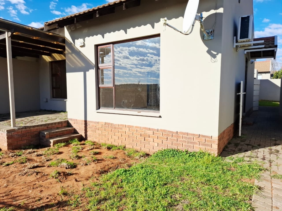 2 Bedroom Property for Sale in Bloemfontein Rural Free State